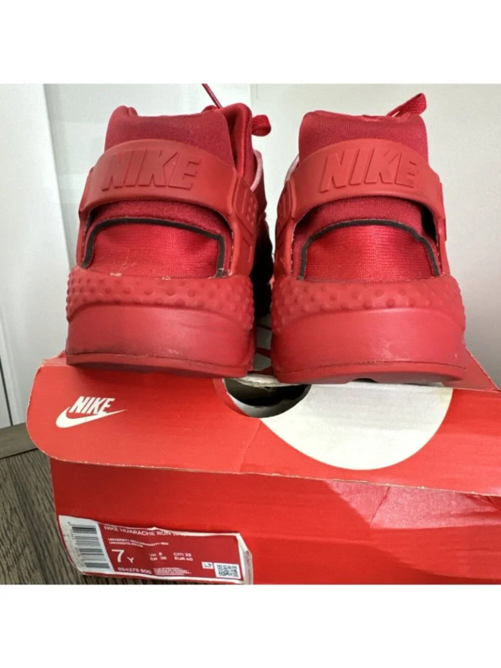 Nike Huarache Run GS University Red Youth Size 7Y Sneakers W/Box